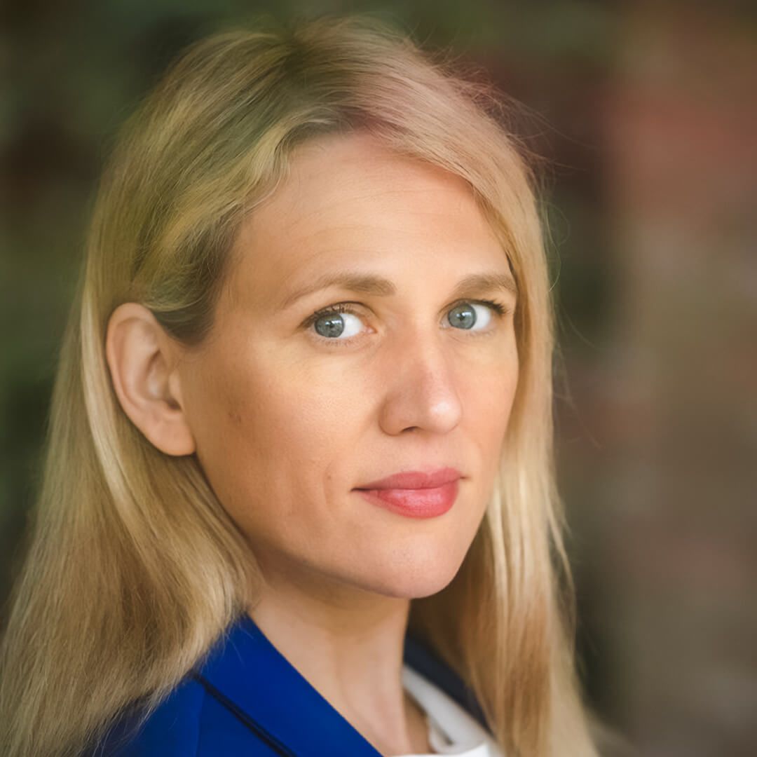 Autorinnenlesung mit Elisa Hoven