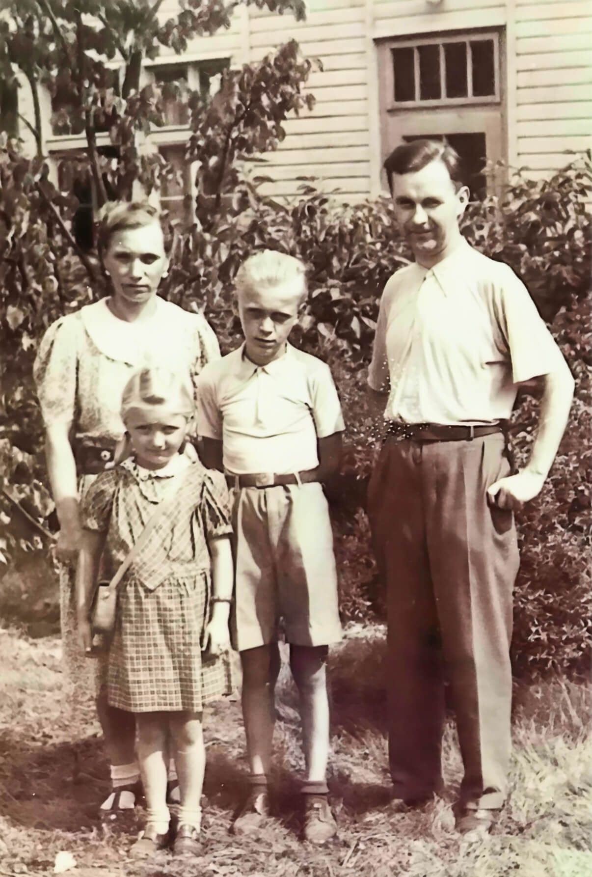 Familienfoto 1944 in Schlesien, Frieda und Karl als Vorbild für Romanhelden